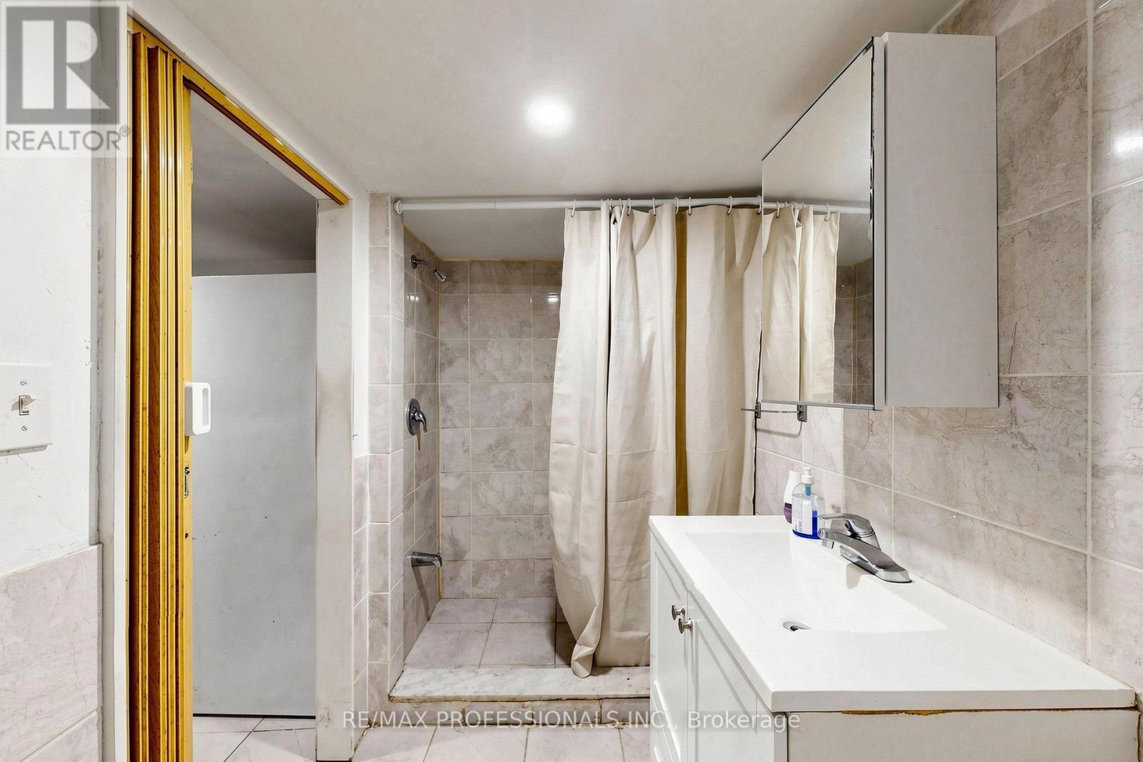 2 Muir Avenue, Toronto, Ontario  M6H 1E8 - Photo 40 - C13432470