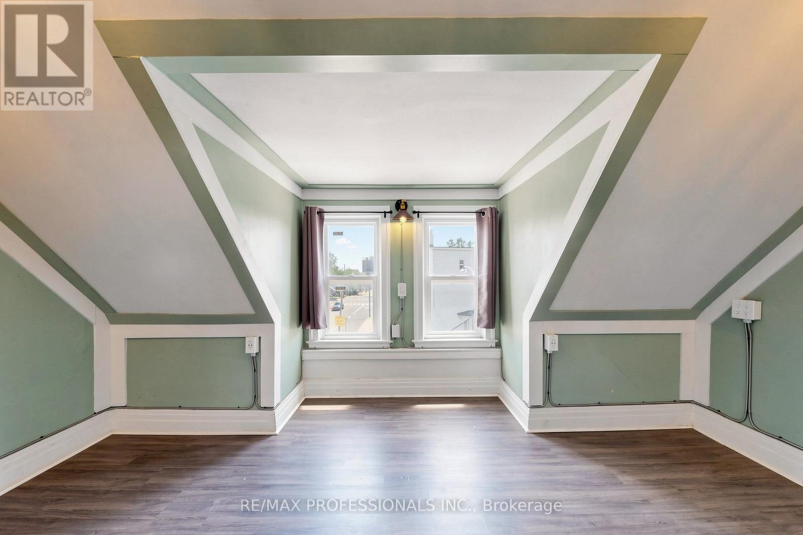 2 Muir Avenue, Toronto, Ontario  M6H 1E8 - Photo 35 - C13432470