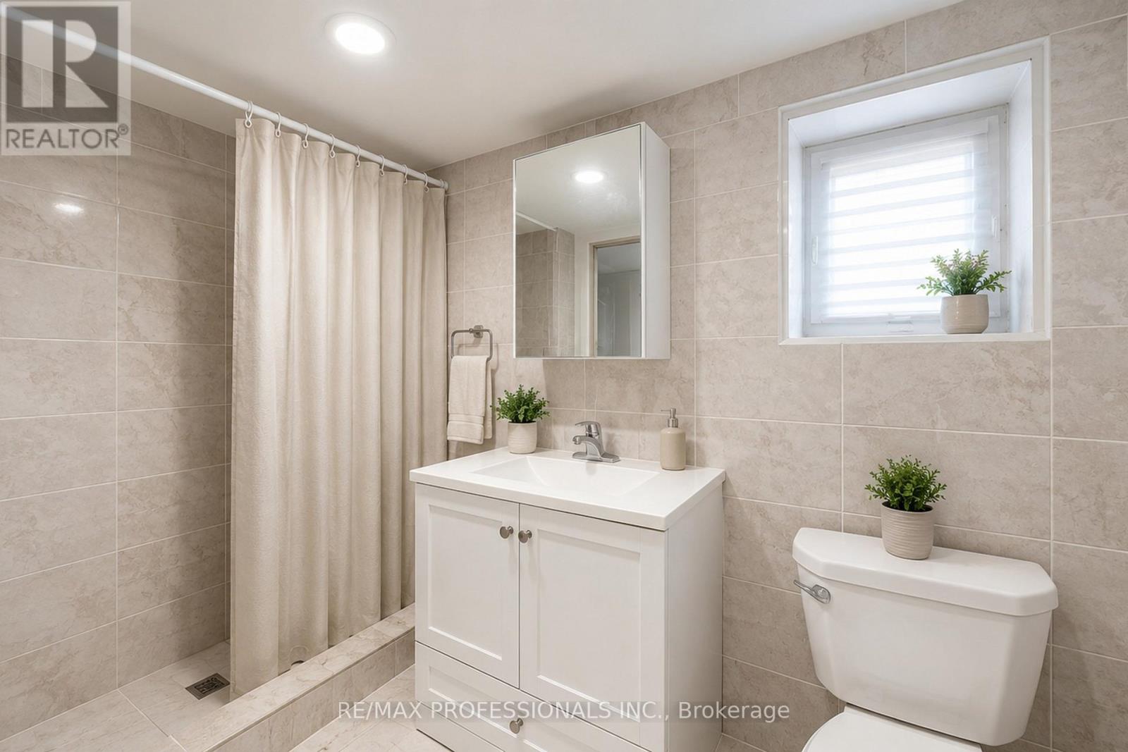2 Muir Avenue, Toronto, Ontario  M6H 1E8 - Photo 37 - C13432470