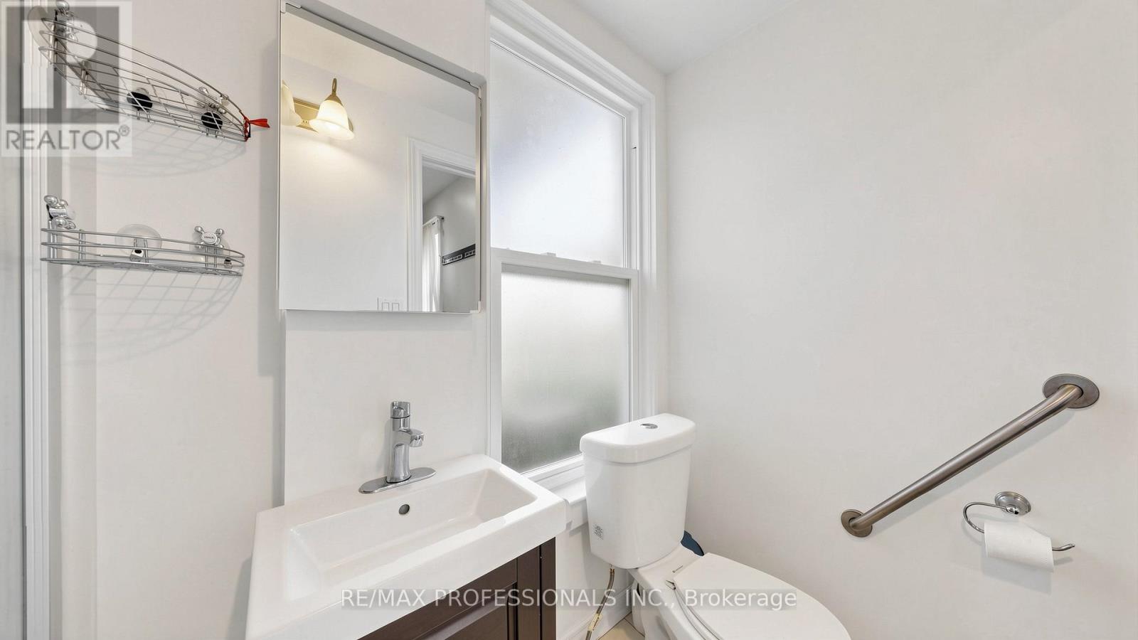 2 Muir Avenue, Toronto, Ontario  M6H 1E8 - Photo 8 - C13432470