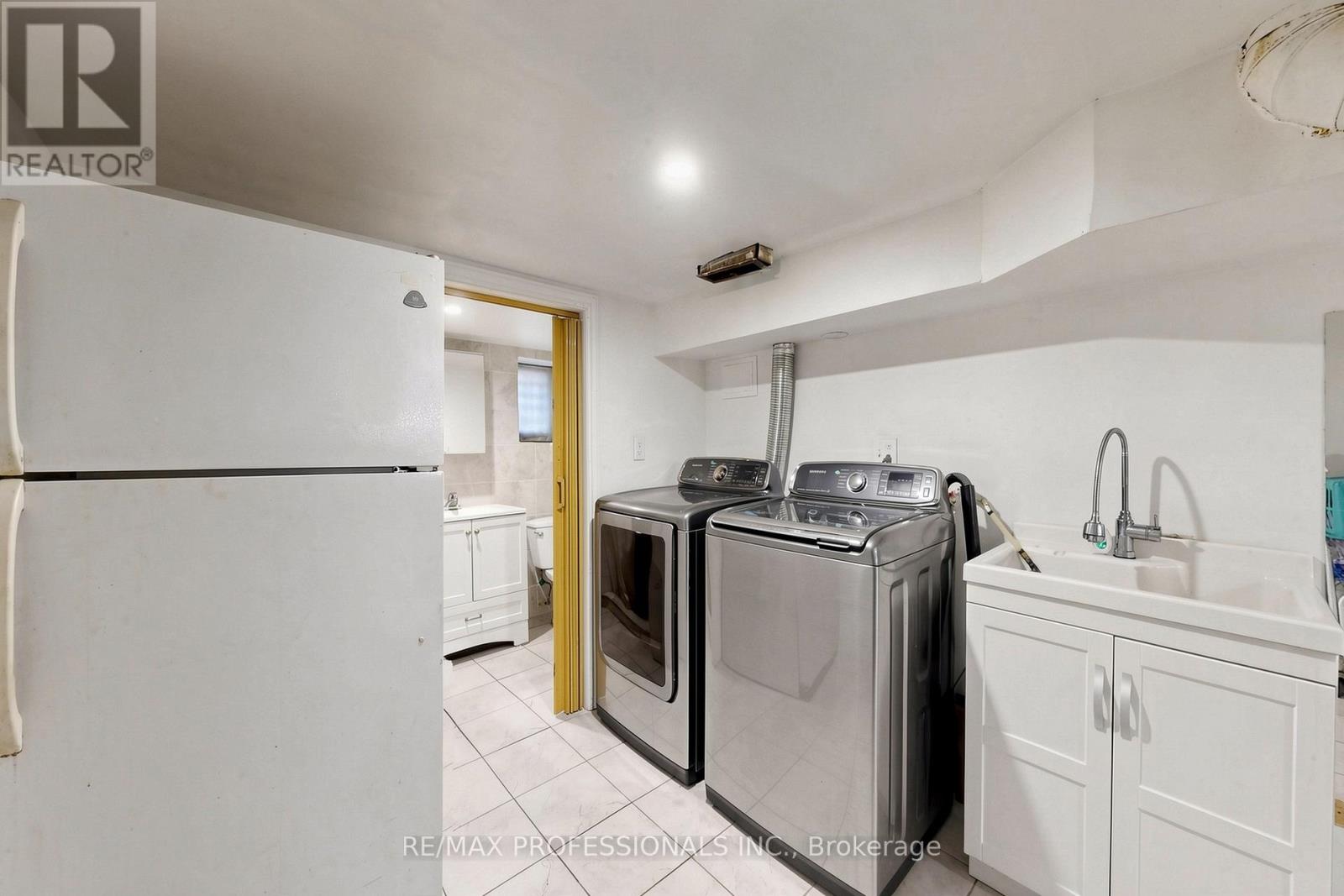 2 Muir Avenue, Toronto, Ontario  M6H 1E8 - Photo 41 - C13432470