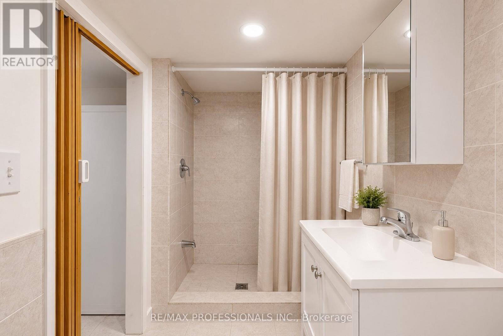 2 Muir Avenue, Toronto, Ontario  M6H 1E8 - Photo 39 - C13432470
