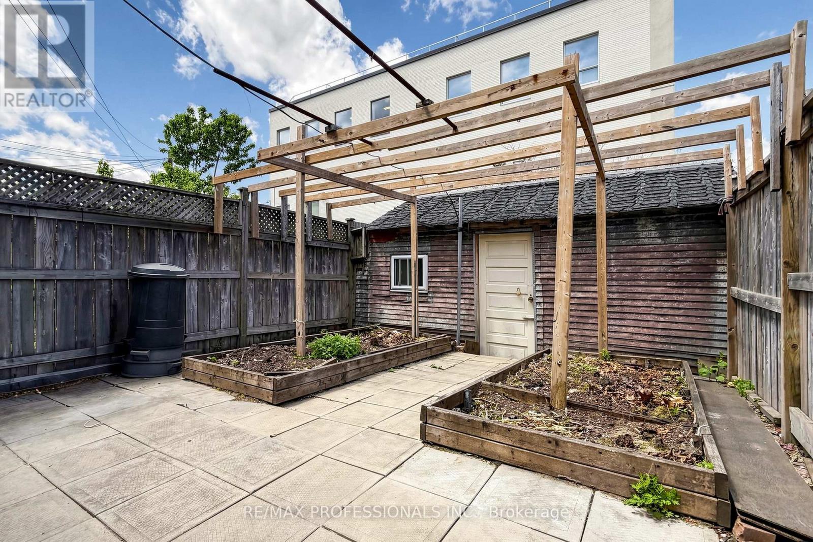 2 Muir Avenue, Toronto, Ontario  M6H 1E8 - Photo 44 - C13432470