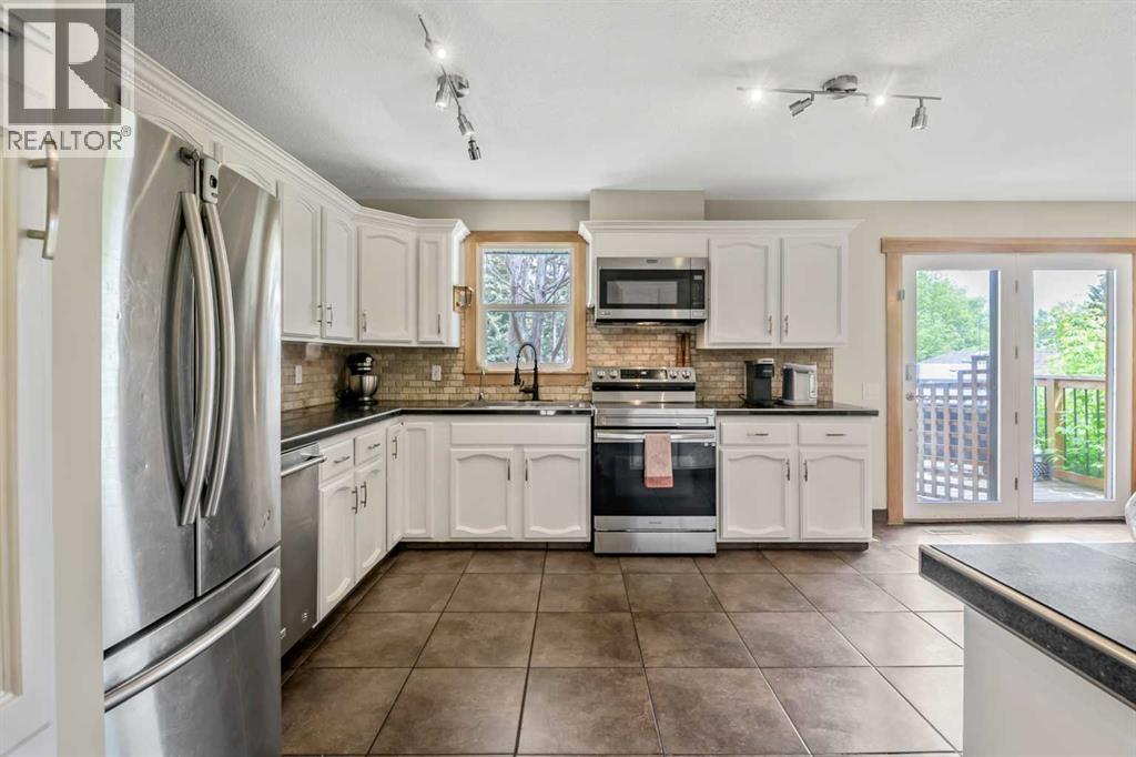 12 Robinson Drive, Okotoks, Alberta  T1S 1C3 - Photo 16 - A2319948