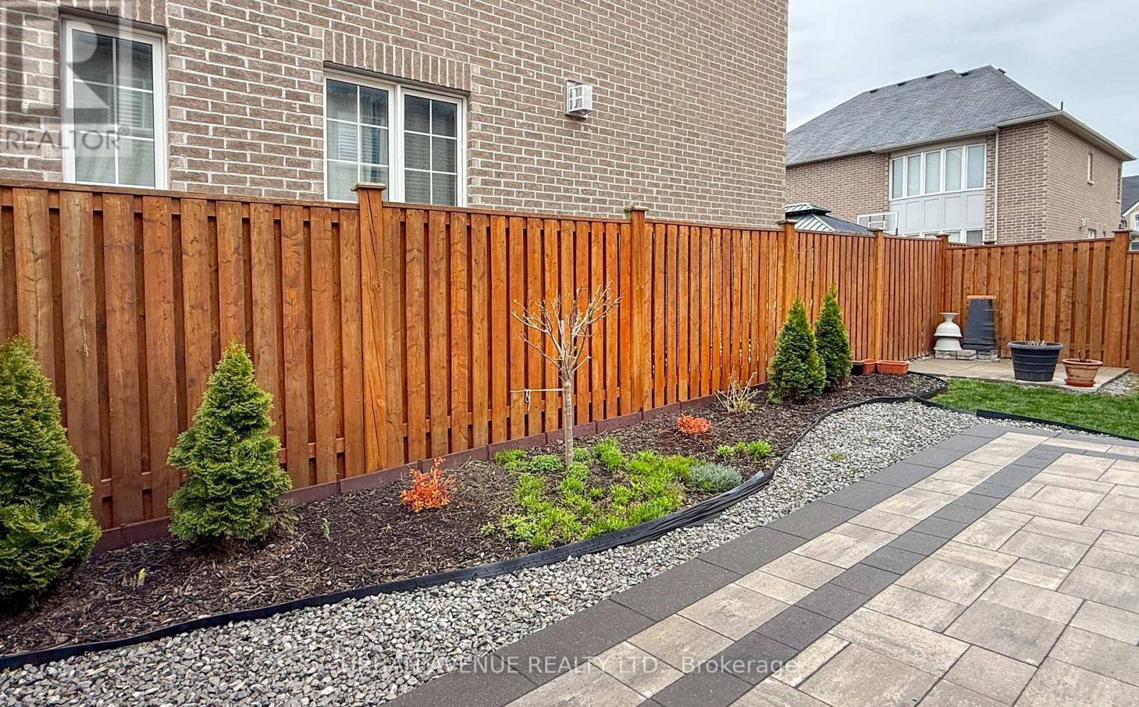 5 Aquilina Court, Ajax, Ontario  L1Z 0E5 - Photo 35 - E13436064