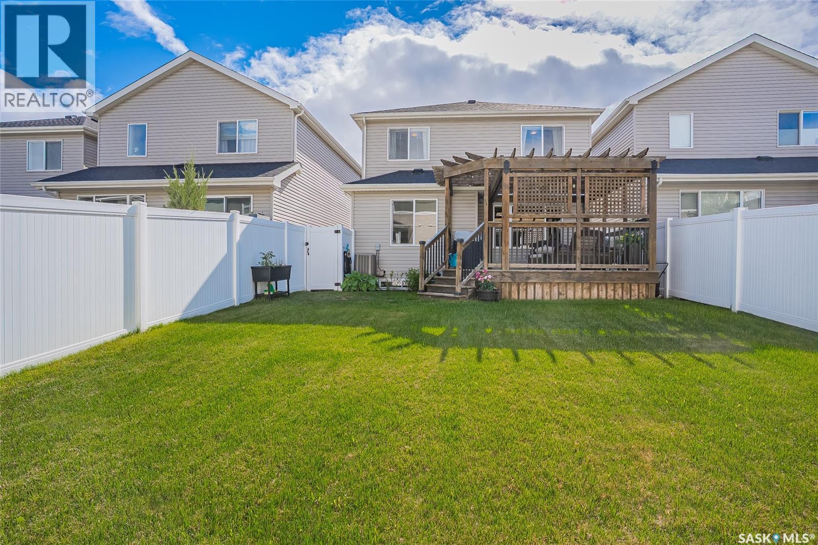 1057 Kolynchuk Crescent, Saskatoon, Saskatchewan  S7T 0X4 - Photo 6 - SK038643