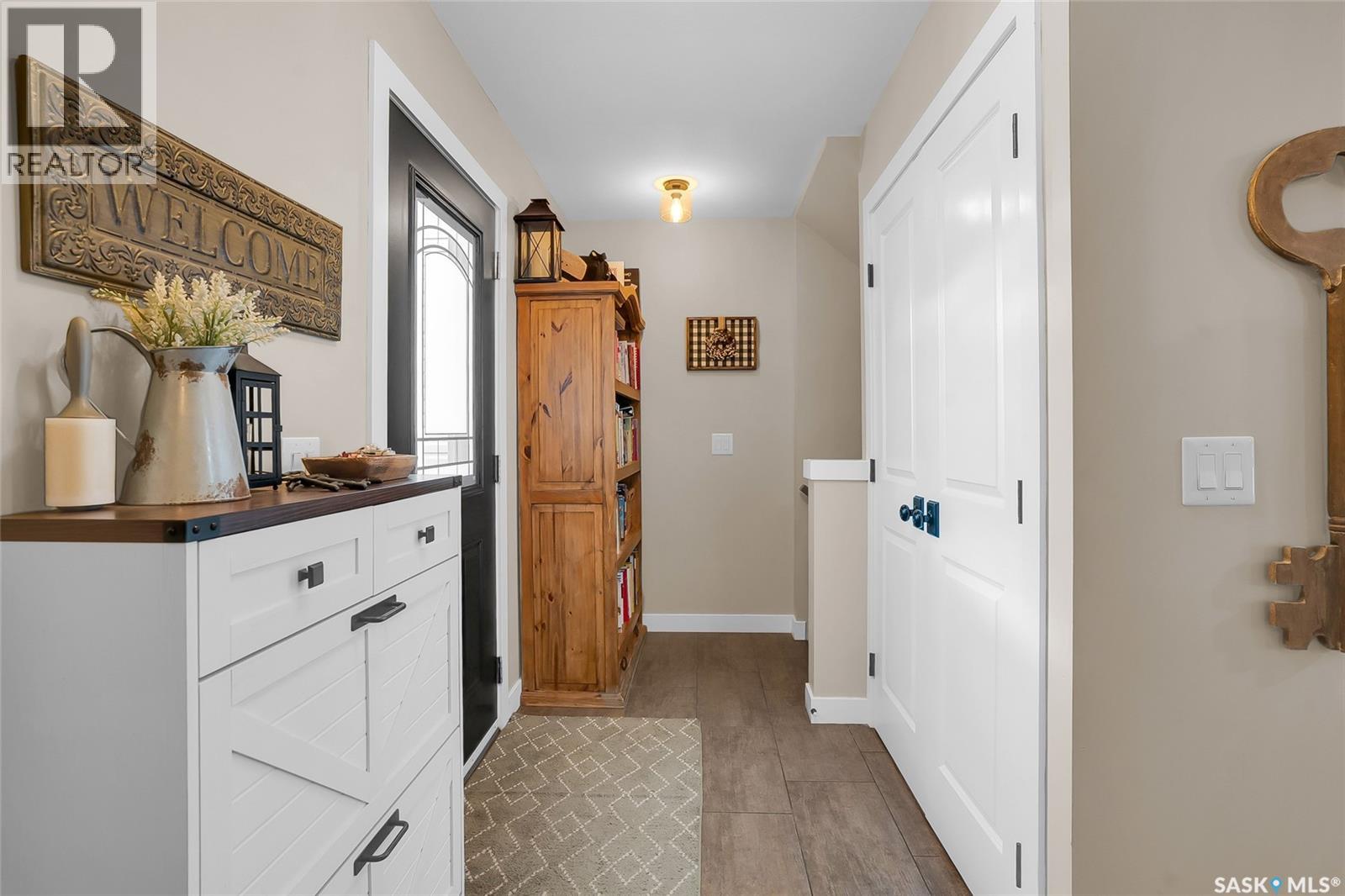 1057 Kolynchuk Crescent, Saskatoon, Saskatchewan  S7T 0X4 - Photo 8 - SK038643