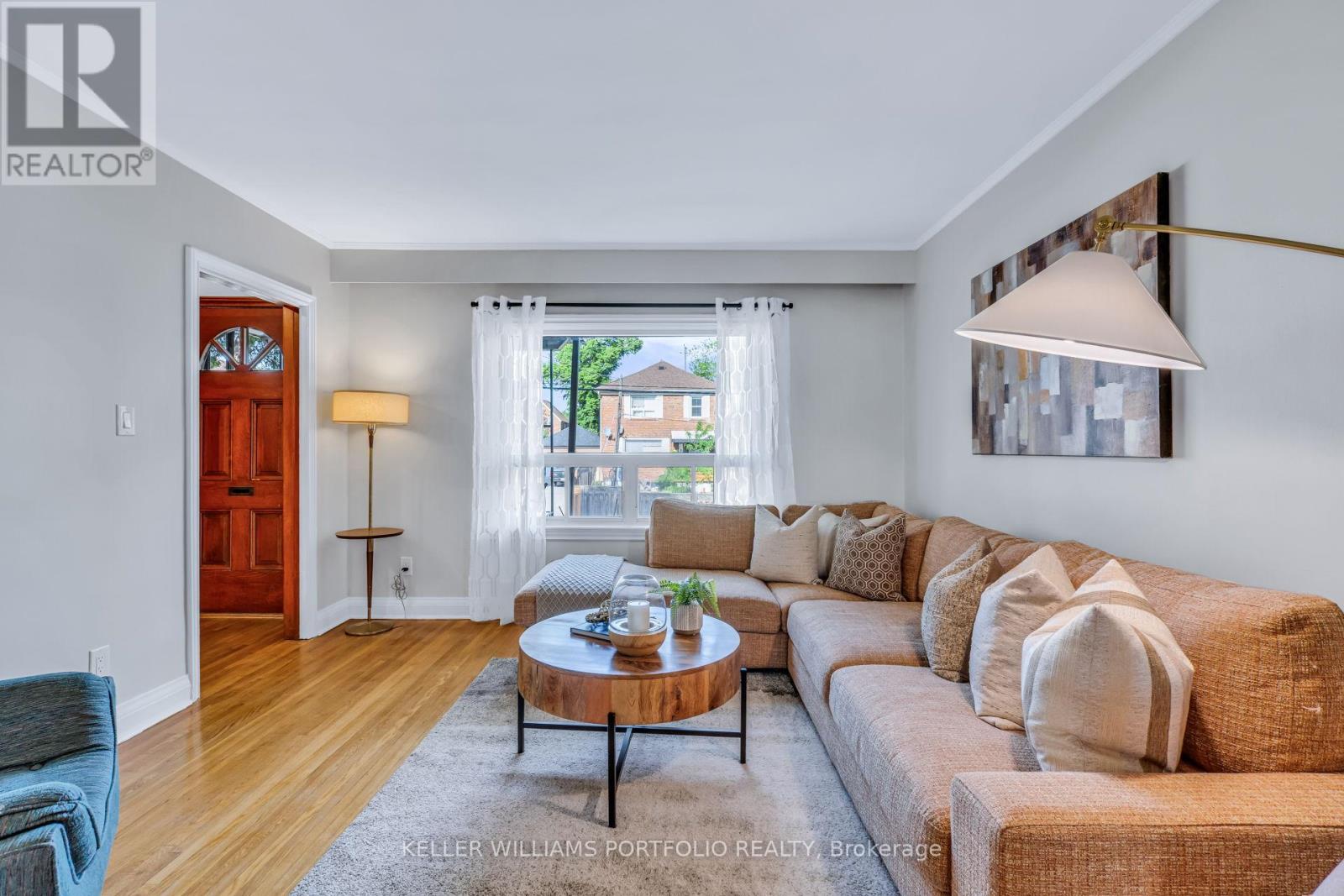 210 Bicknell Avenue, Toronto, Ontario  M6M 4G9 - Photo 6 - W13436086