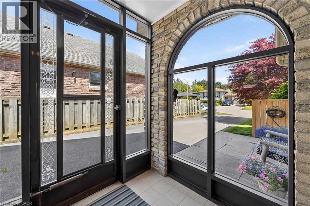 6 Barbara Place, St. Catharines, Ontario  L2N 6H8 - Photo 6 - 40838658