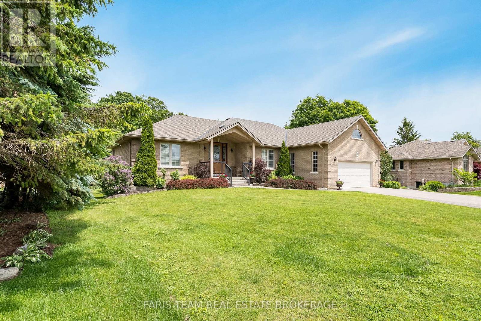 5 BLAKE COURT, Wasaga Beach, Ontario