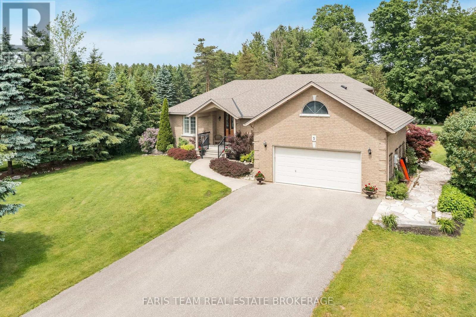 5 Blake Court, Wasaga Beach, Ontario  L9Z 1R8 - Photo 3 - S13061980