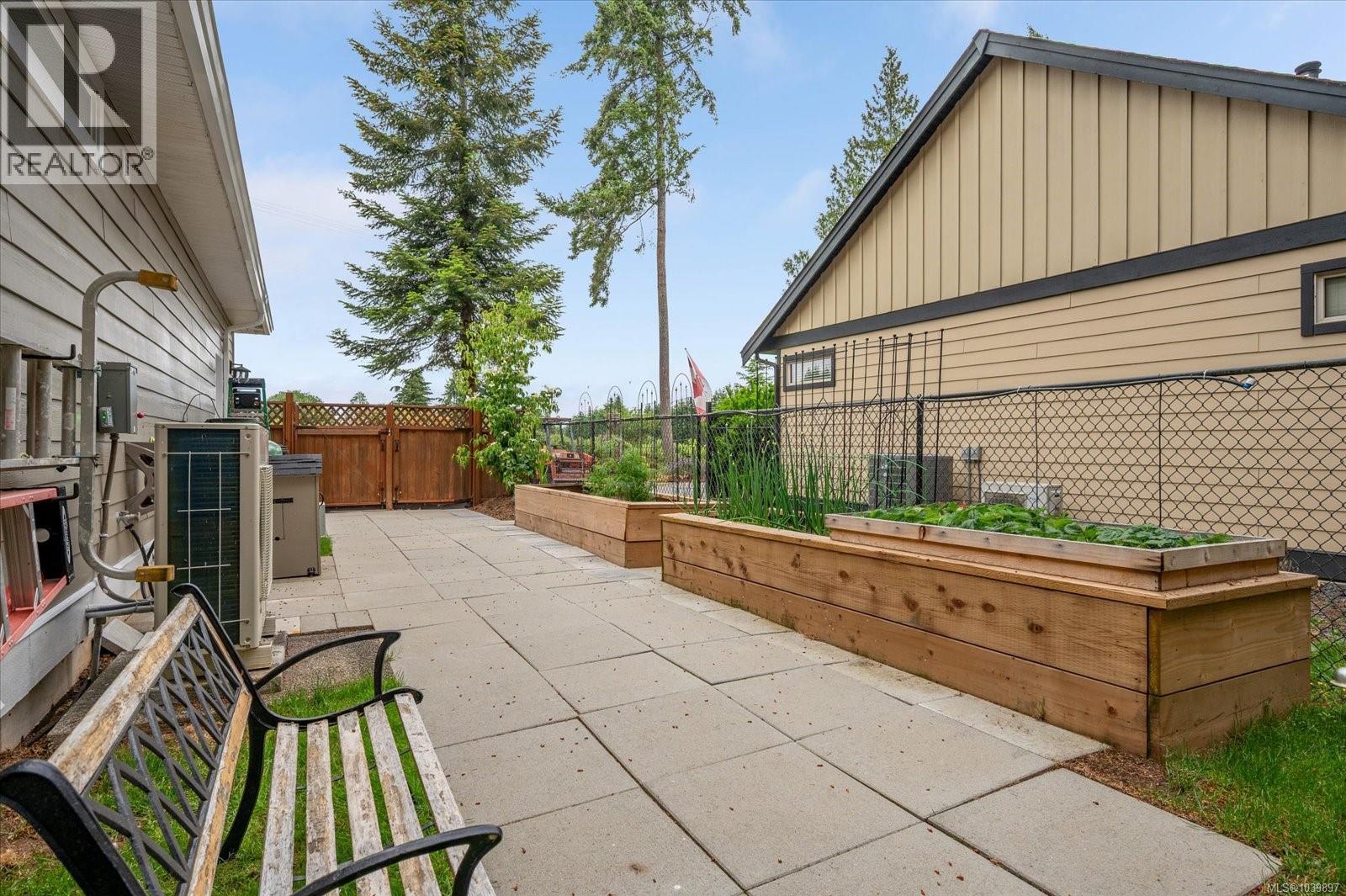3936 Creekside Dr, Bowser, British Columbia  V0R 1G0 - Photo 48 - 1039897