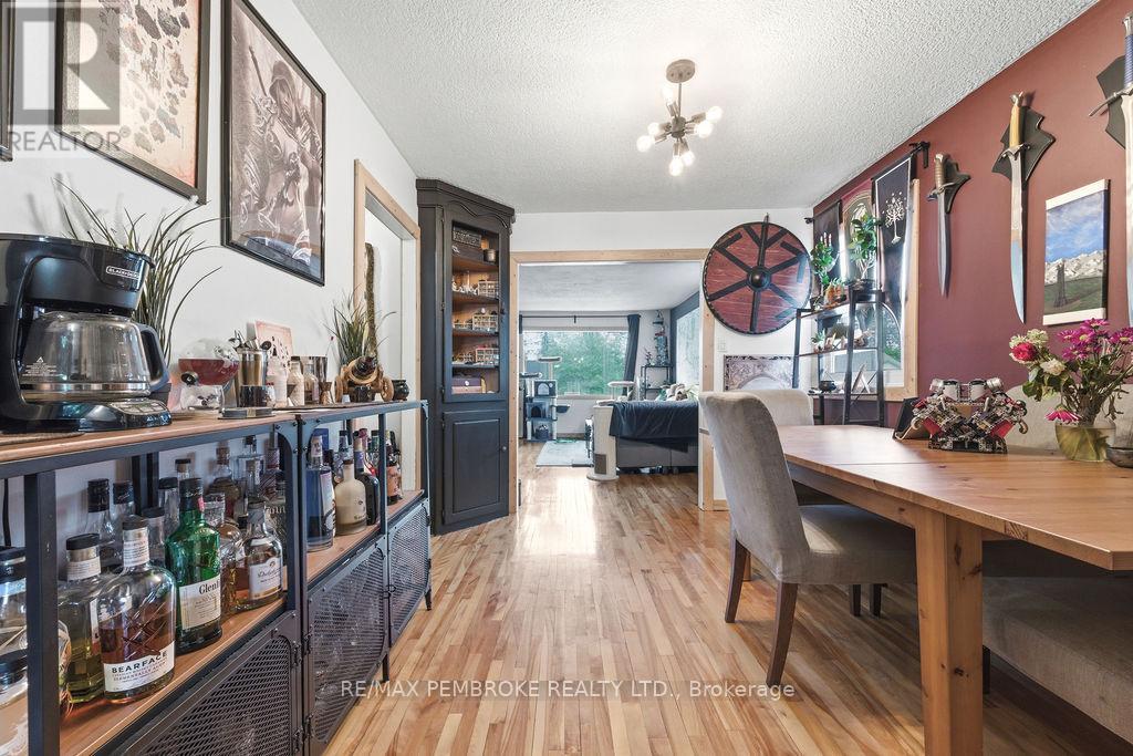 14 Summit Street, Deep River, Ontario  K0J 1P0 - Photo 24 - X13436428