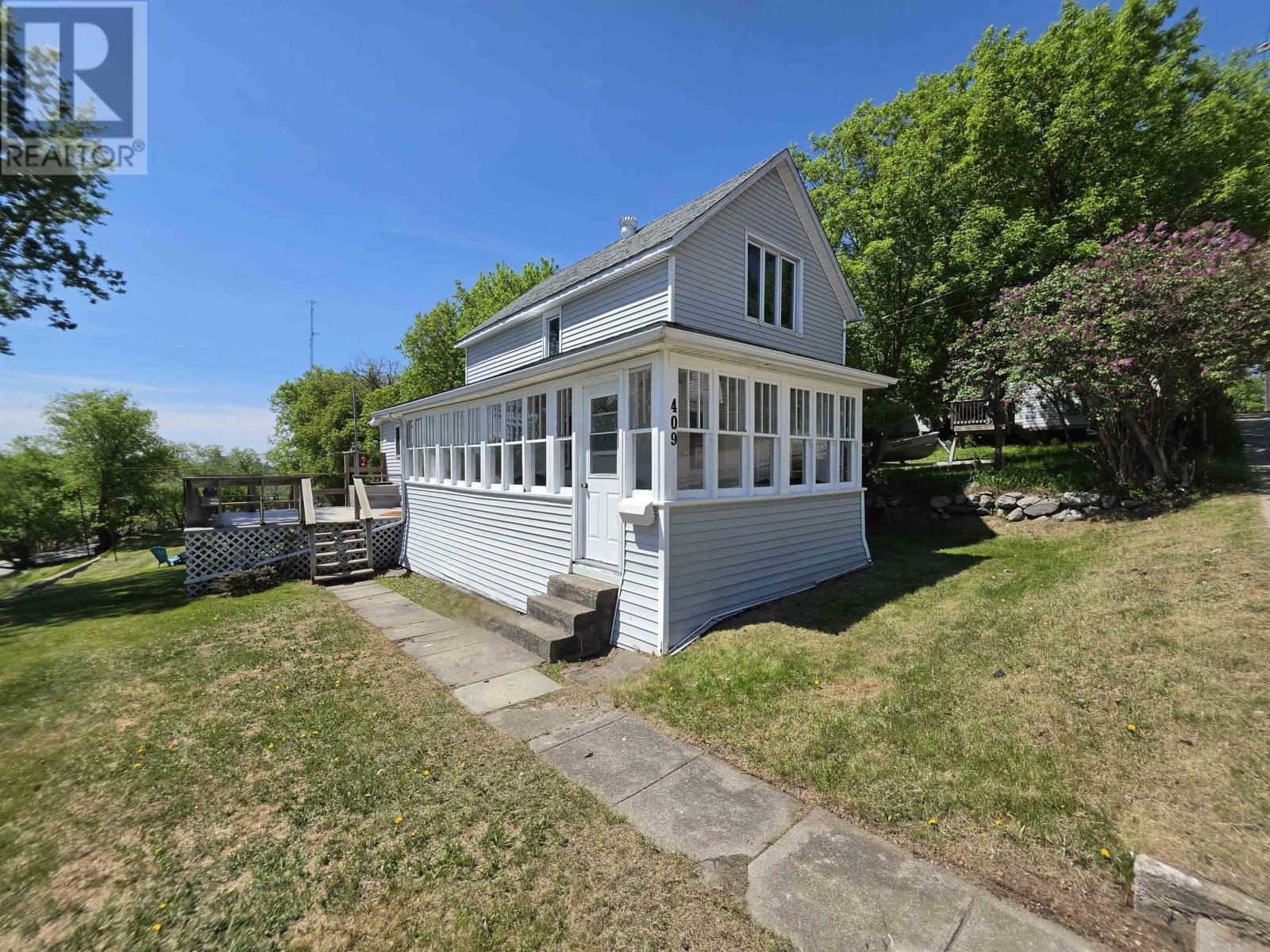 409 Third Street North, Kenora, Ontario  P9N 2M2 - Photo 2 - TB2601319