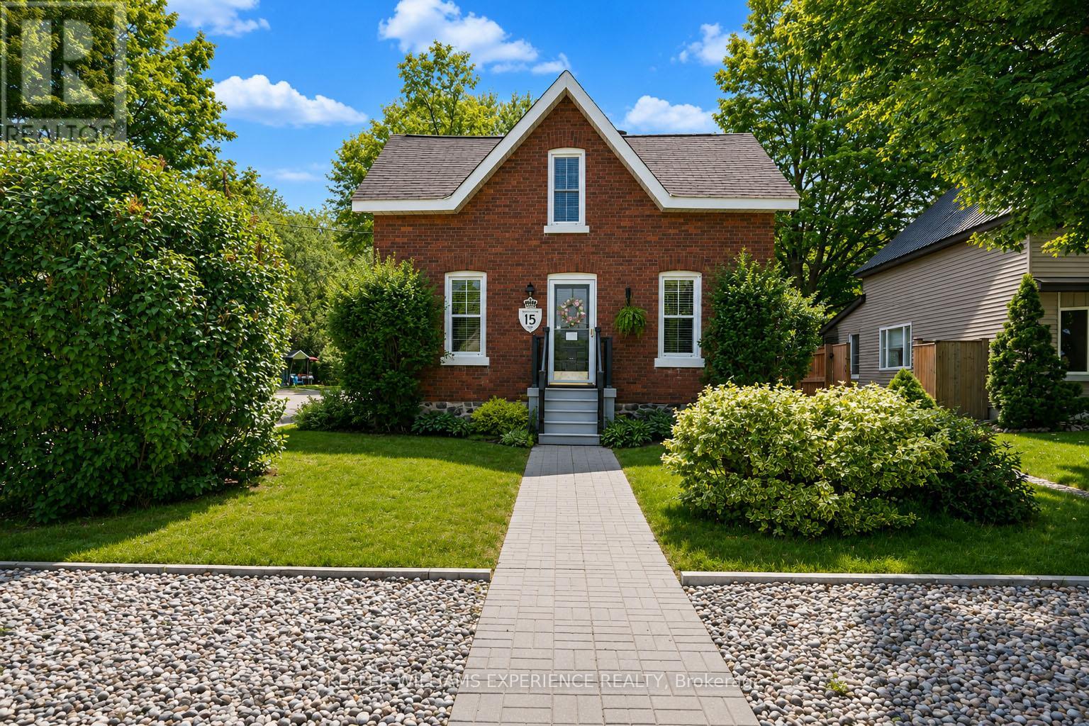 15 LEONARD AVENUE, Penetanguishene, Ontario