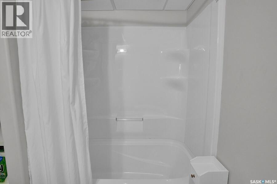 8705 Hincks Lane, Regina, Saskatchewan S4Y 0B9 - Photo 42 - SK038923