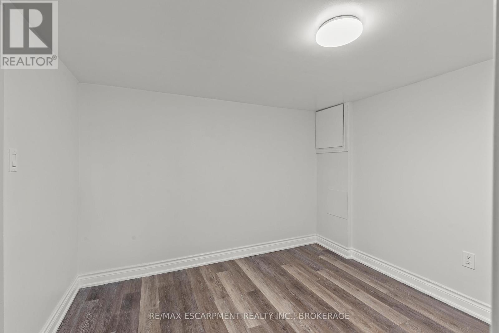 Lower - 14 Westmount Avenue, Thorold, Ontario  L2V 2W1 - Photo 12 - X13436246