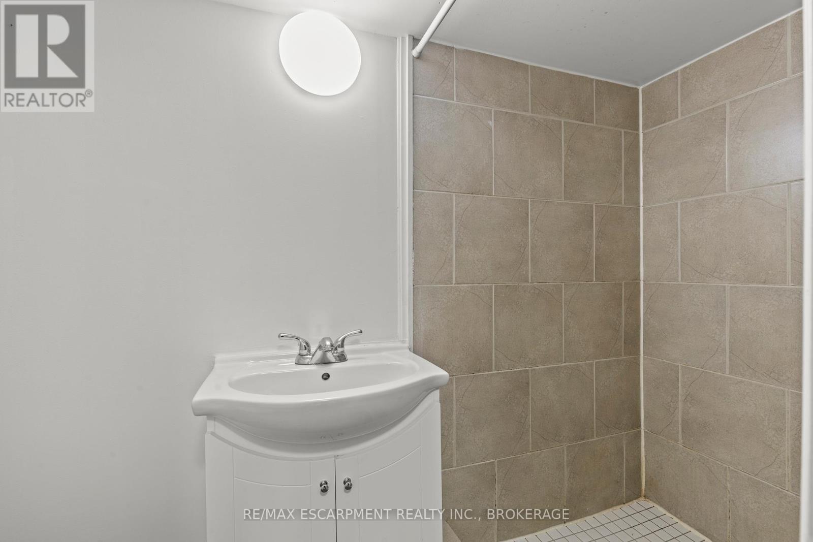 Lower - 14 Westmount Avenue, Thorold, Ontario  L2V 2W1 - Photo 18 - X13436246