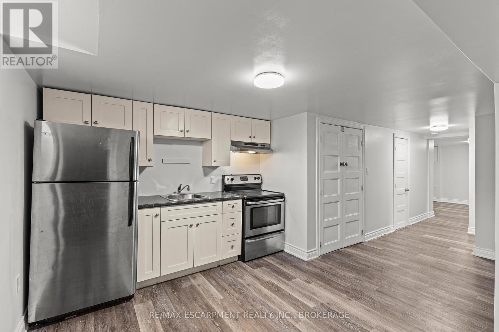 Lower - 14 Westmount Avenue, Thorold, Ontario  L2V 2W1 - Photo 6 - X13436246