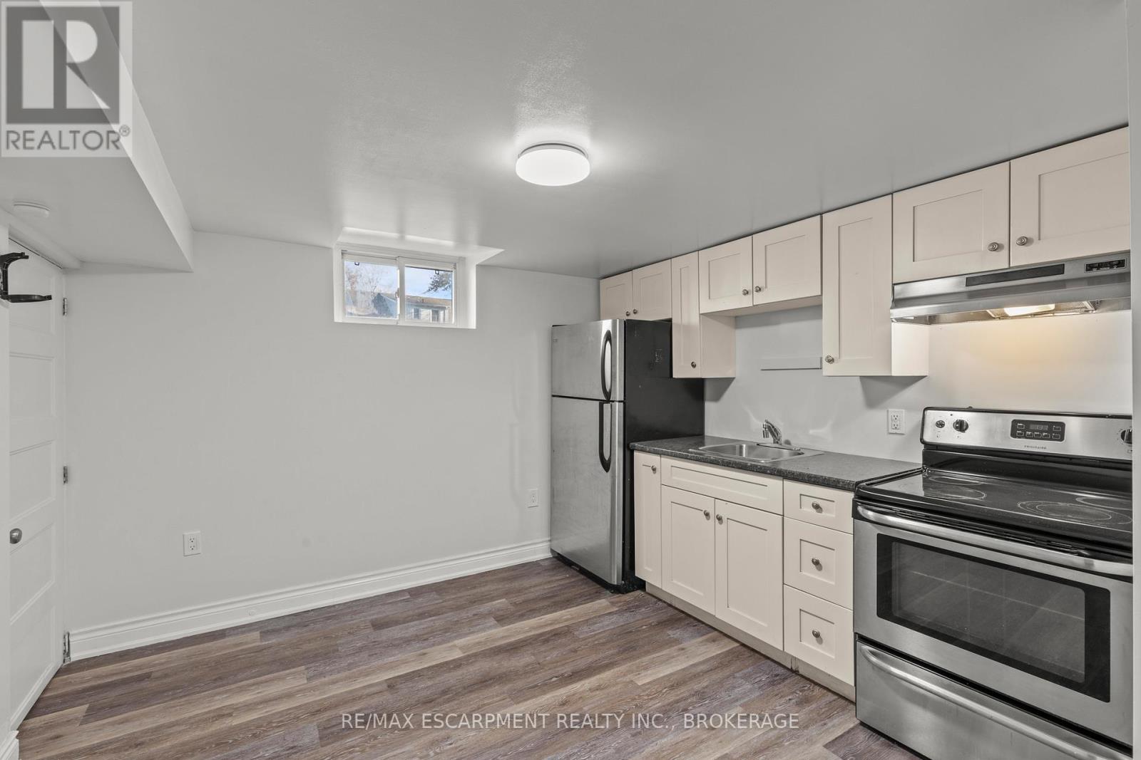 Lower - 14 Westmount Avenue, Thorold, Ontario  L2V 2W1 - Photo 8 - X13436246