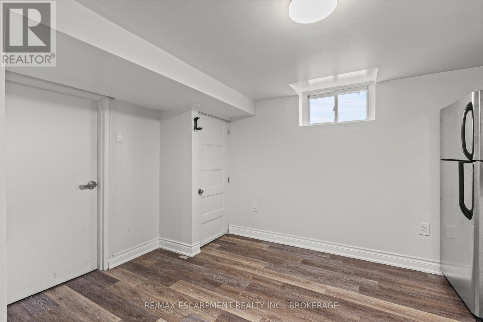 Lower - 14 Westmount Avenue, Thorold, Ontario  L2V 2W1 - Photo 9 - X13436246