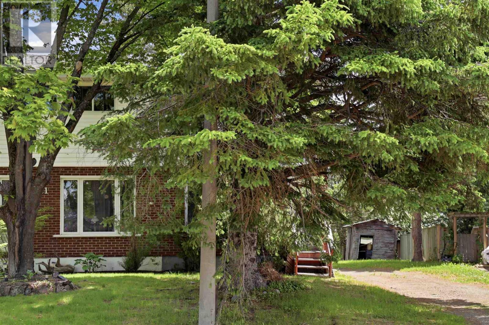 19 Williams St, Sault Ste. Marie, Ontario  P6A 5V3 - Photo 2 - SM261425