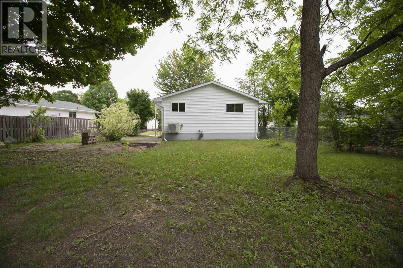 34 Dauphin Dr, Sault Ste. Marie, Ontario  P6A 5E8 - Photo 6 - SM261428