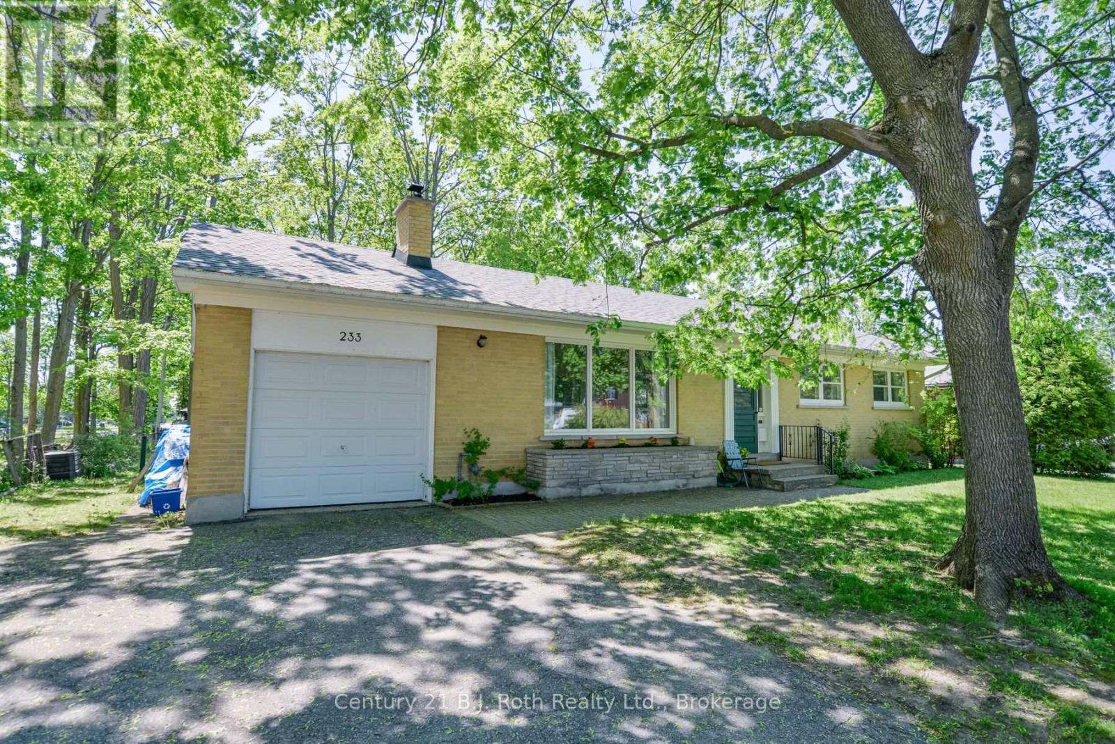 233 Lawrence Avenue, Orillia, Ontario  L3V 5M3 - Photo 1 - S13436462