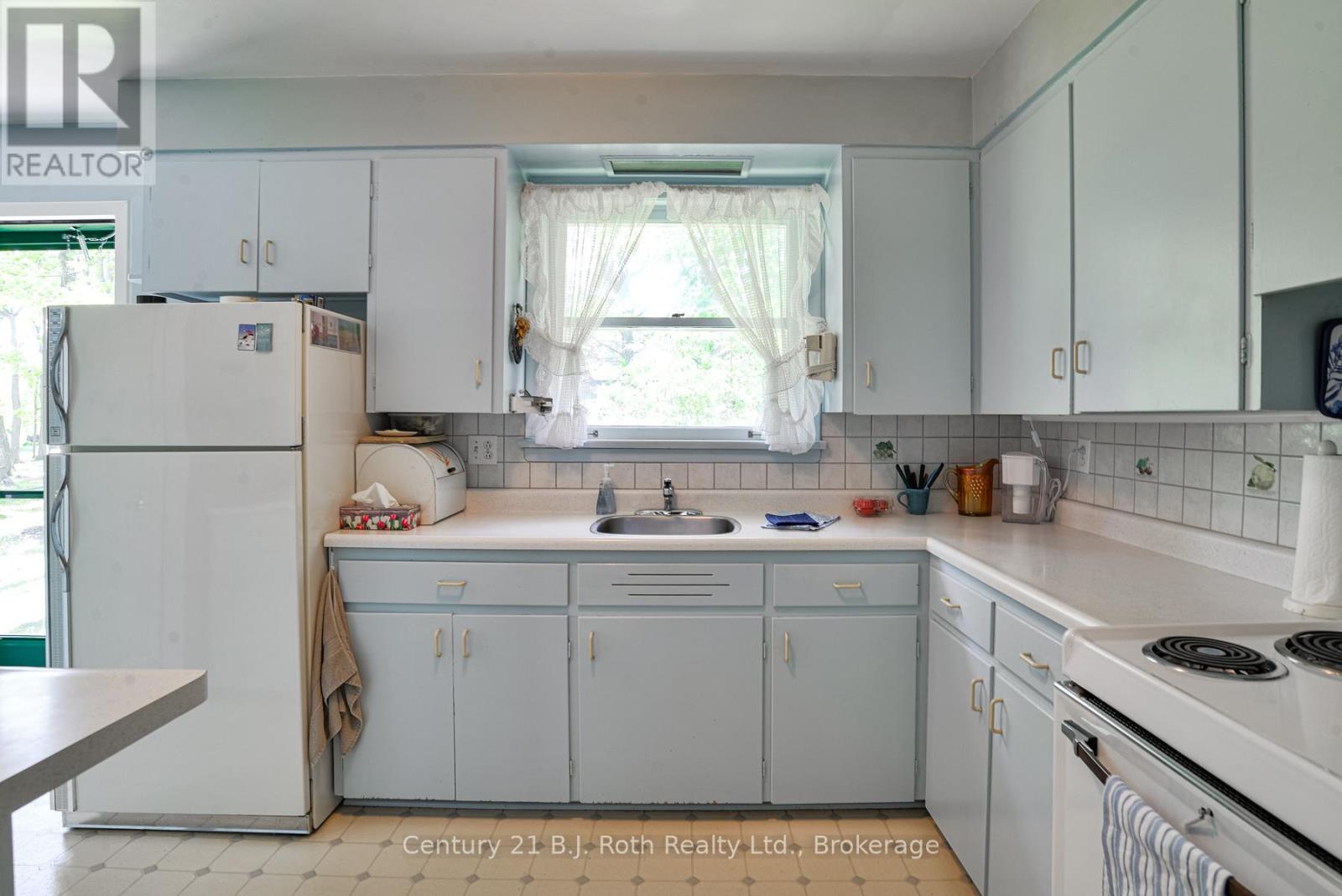 233 Lawrence Avenue, Orillia, Ontario  L3V 5M3 - Photo 10 - S13436462