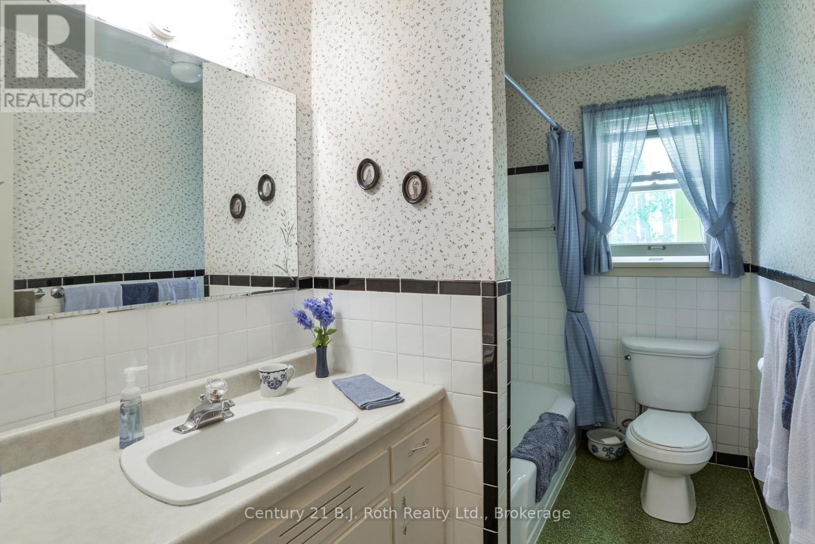 233 Lawrence Avenue, Orillia, Ontario  L3V 5M3 - Photo 12 - S13436462