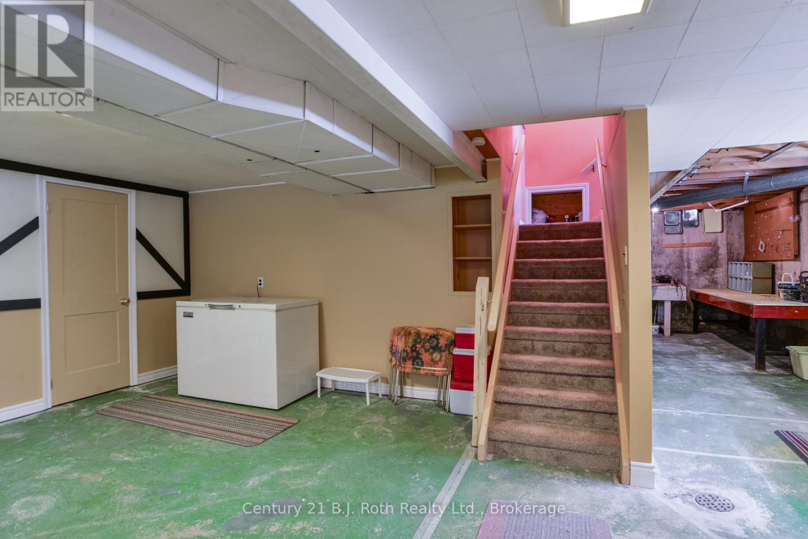 233 Lawrence Avenue, Orillia, Ontario  L3V 5M3 - Photo 24 - S13436462