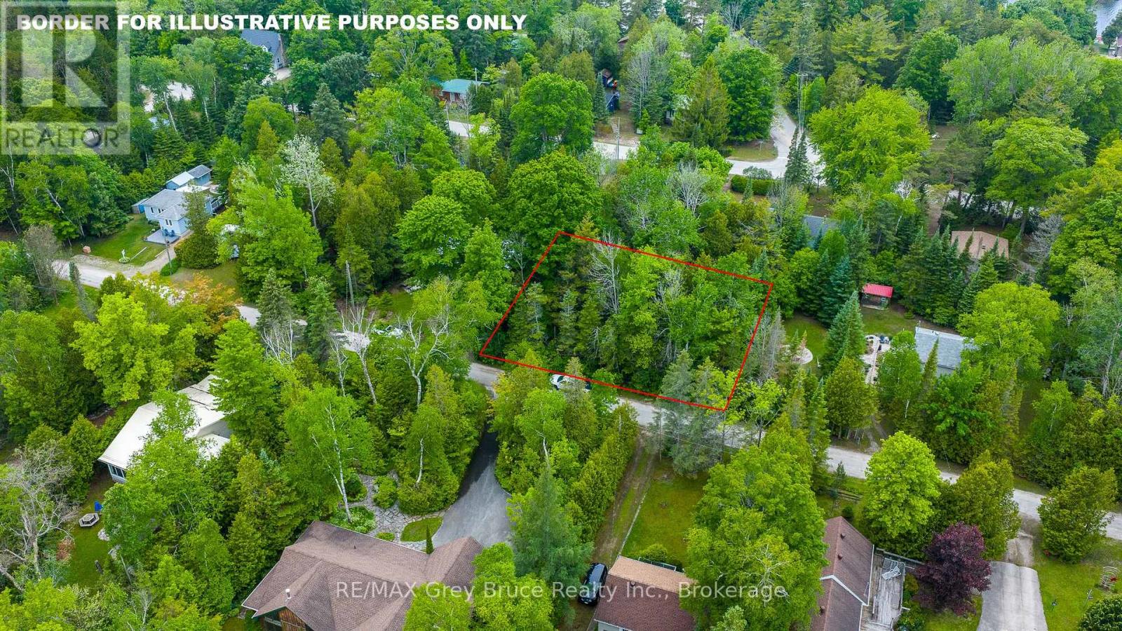 12 & 14 Toronto Avenue, South Bruce Peninsula, Ontario  N0H 2G0 - Photo 2 - X13436286