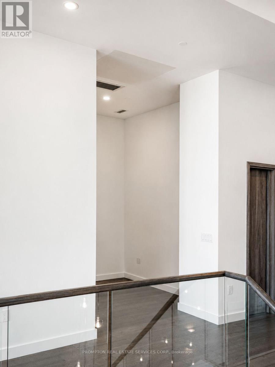 Ph8105 - 3 Concord Cityplace Way, Toronto, Ontario  M5V 0X4 - Photo 31 - C13425440