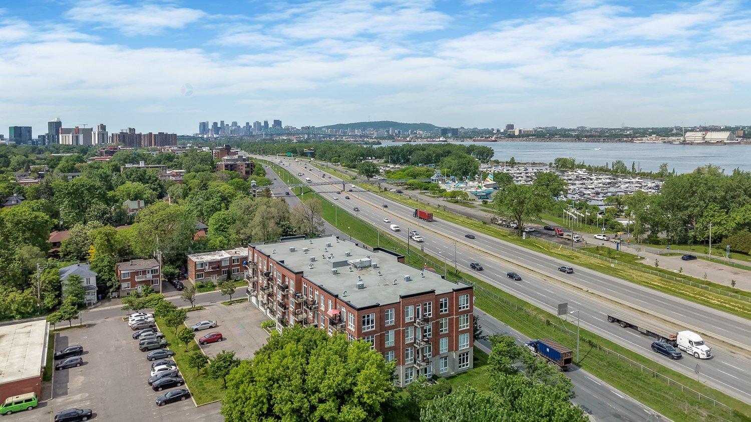 50 Rue du Bord-de-l'Eau E.|#312 Longueuil (Le Vieux-Longueuil) Quebec Canada J4H0A1 2
