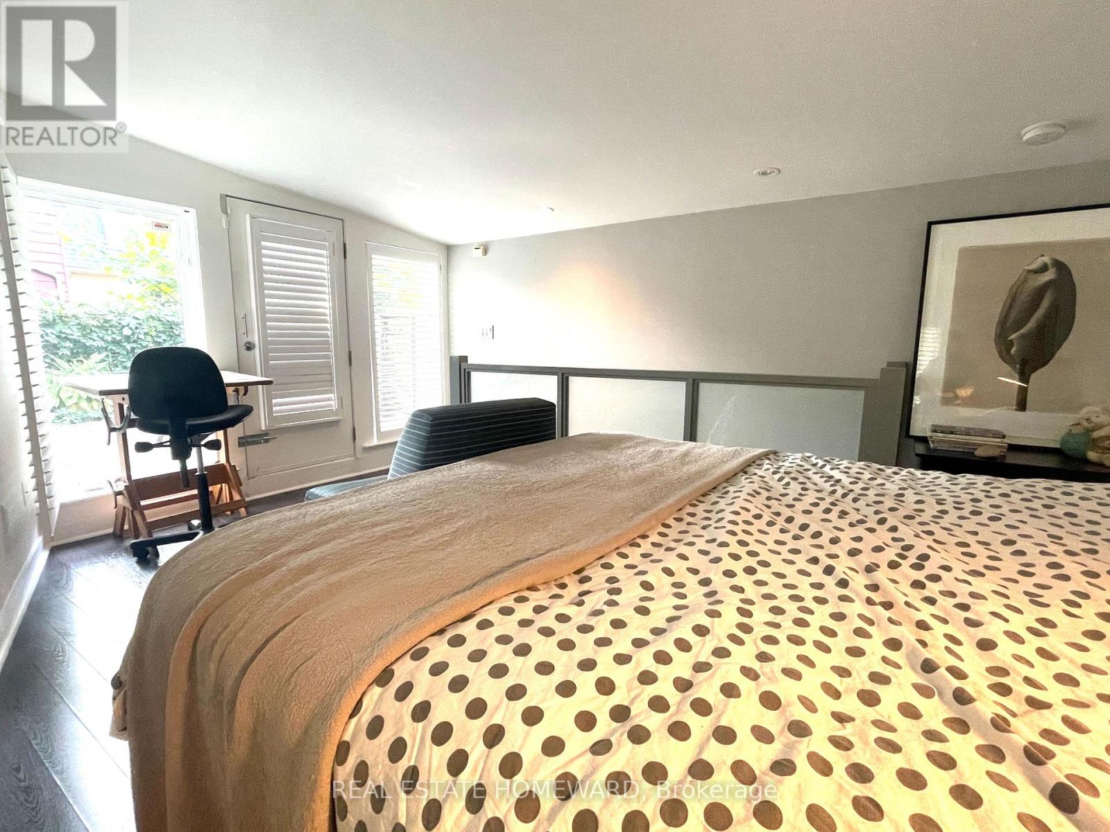 Coach - 27 Lewis Street, Toronto, Ontario  M4M 2H2 - Photo 10 - E13436236