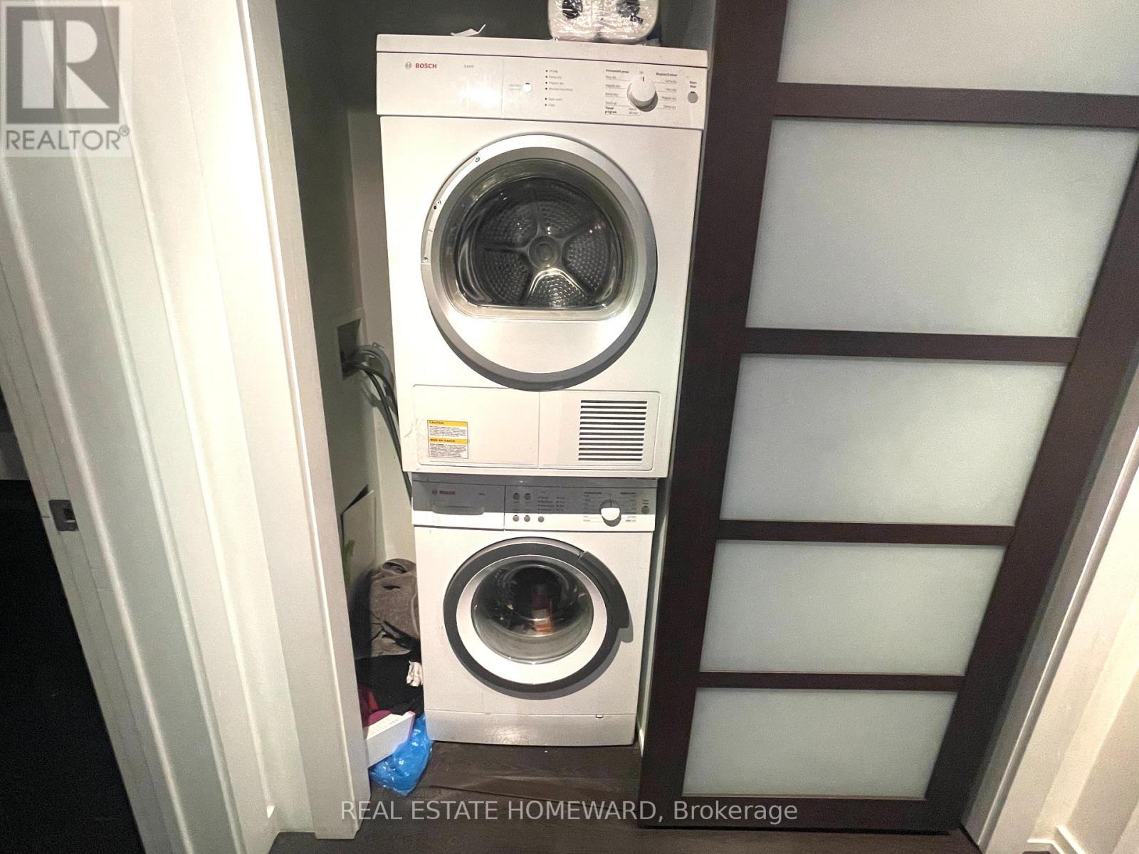 Coach - 27 Lewis Street, Toronto, Ontario  M4M 2H2 - Photo 18 - E13436236