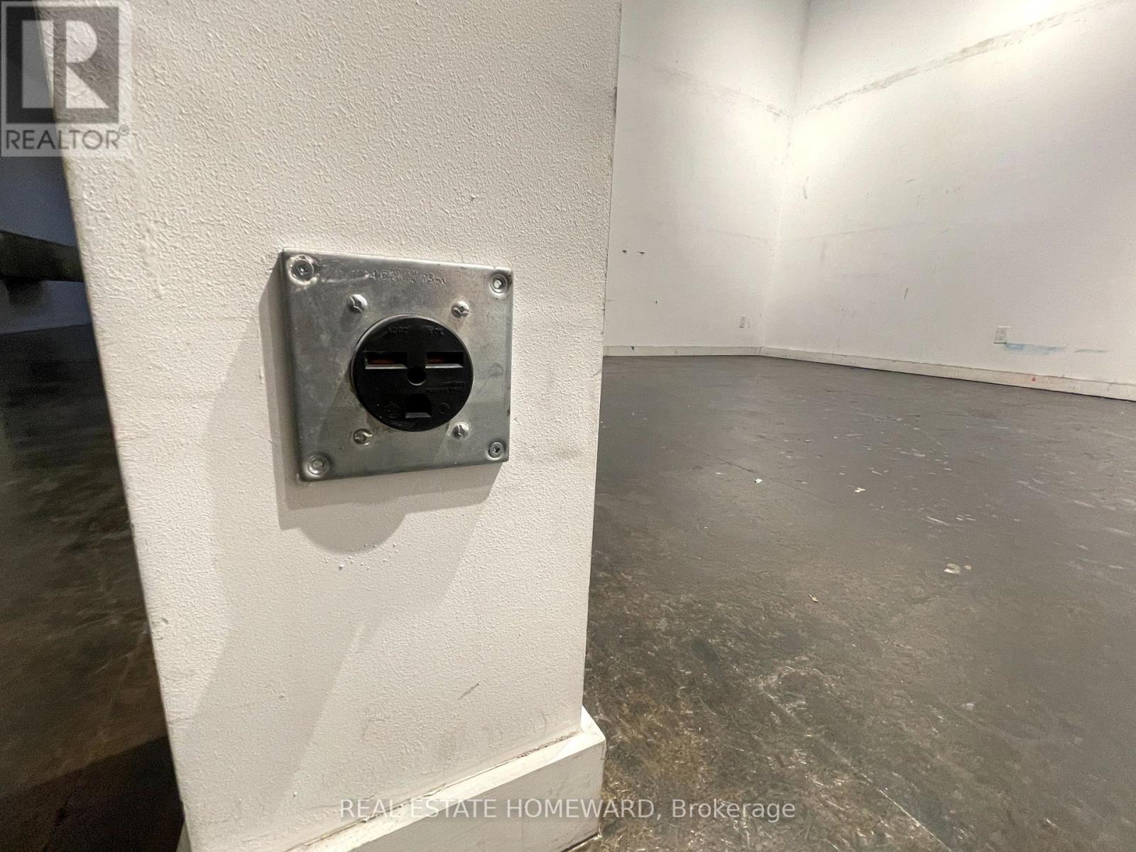 Coach - 27 Lewis Street, Toronto, Ontario  M4M 2H2 - Photo 26 - E13436236