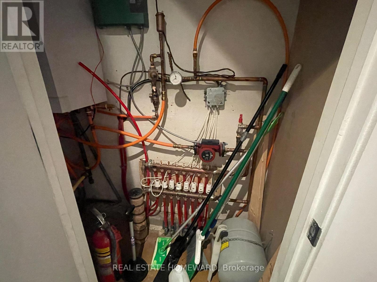 Coach - 27 Lewis Street, Toronto, Ontario  M4M 2H2 - Photo 27 - E13436236