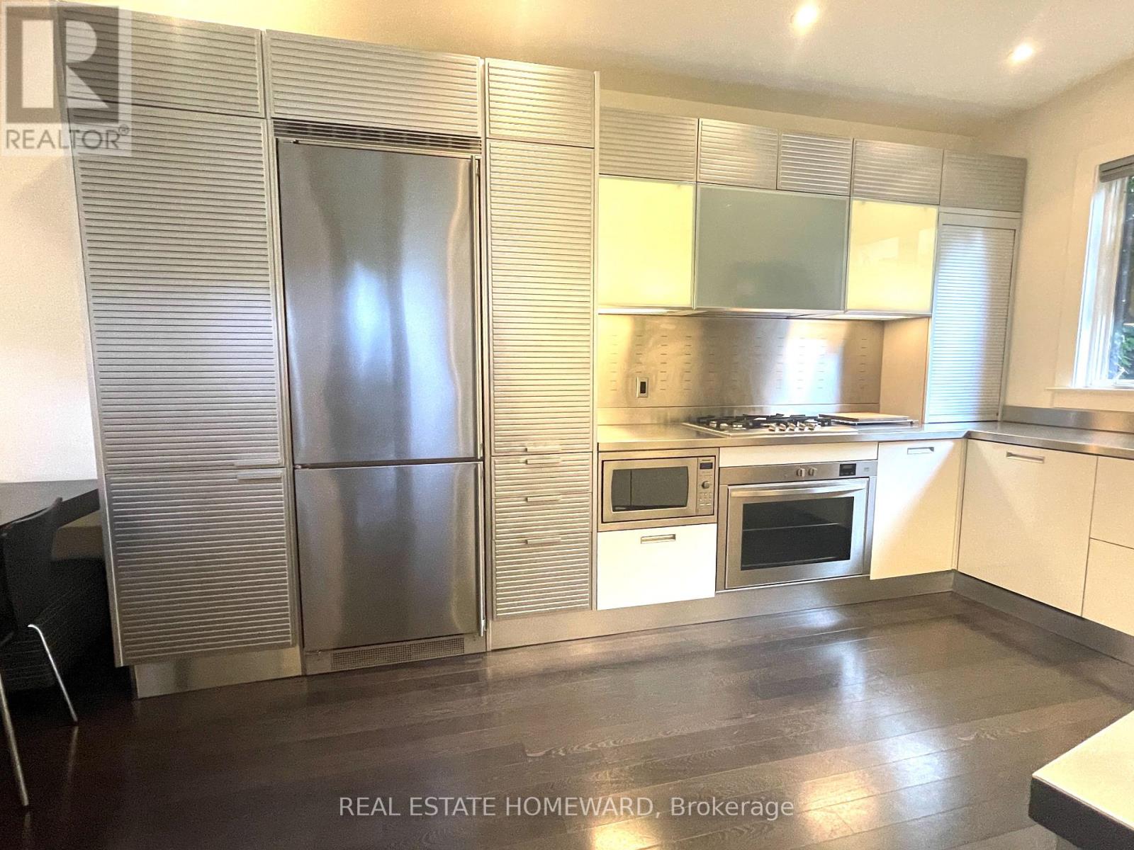 Coach - 27 Lewis Street, Toronto, Ontario  M4M 2H2 - Photo 6 - E13436236