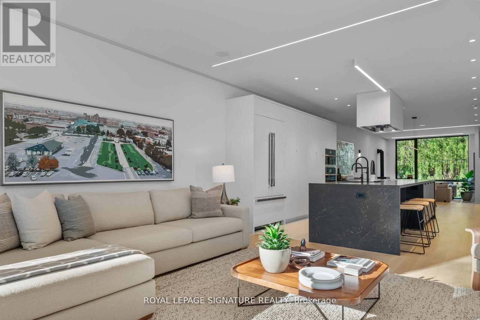 174 Kenilworth Avenue, Toronto, Ontario  M4L 3S6 - Photo 14 - E13436444