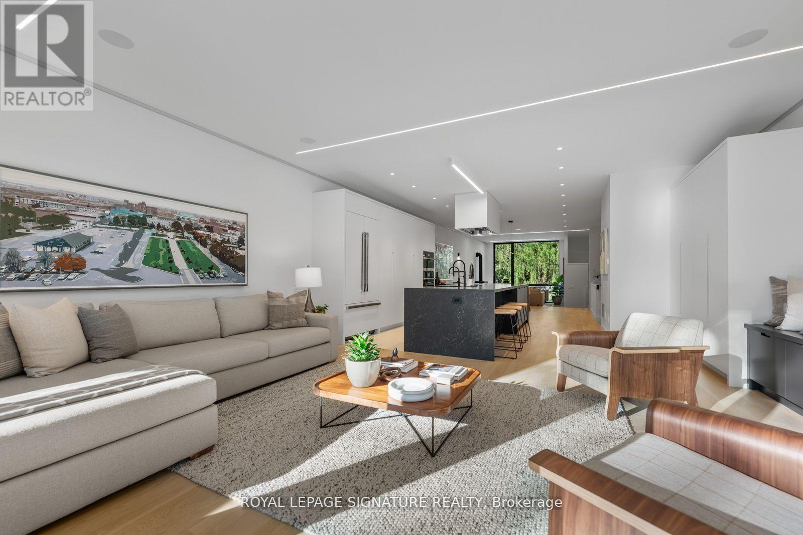 174 Kenilworth Avenue, Toronto, Ontario  M4L 3S6 - Photo 15 - E13436444
