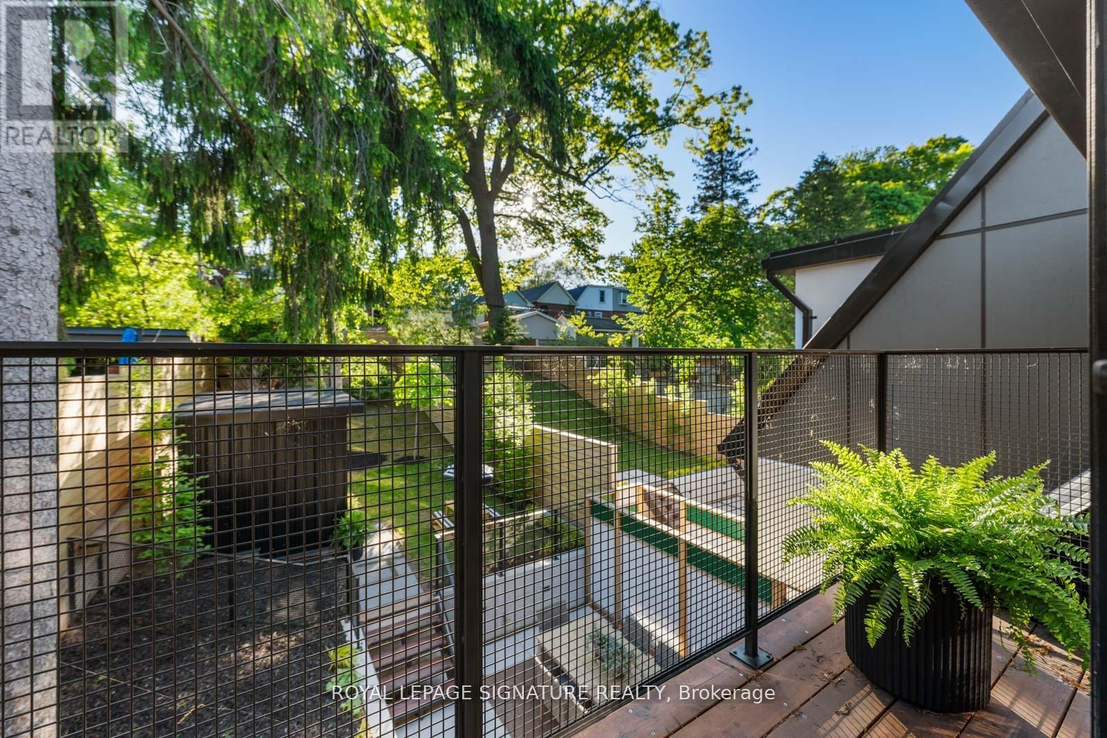 174 Kenilworth Avenue, Toronto, Ontario  M4L 3S6 - Photo 25 - E13436444