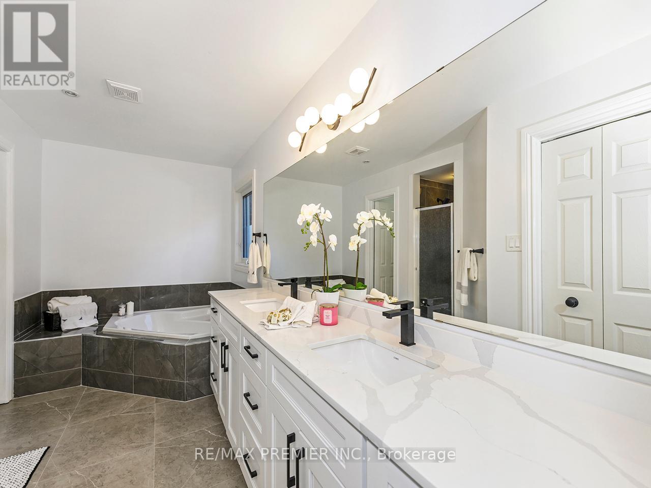 33 Watford Street, Whitby, Ontario  L1M 1E6 - Photo 27 - E13436452