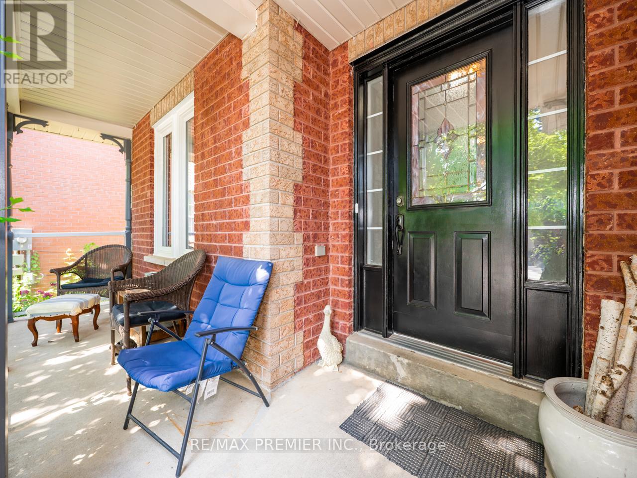 33 Watford Street, Whitby, Ontario  L1M 1E6 - Photo 3 - E13436452