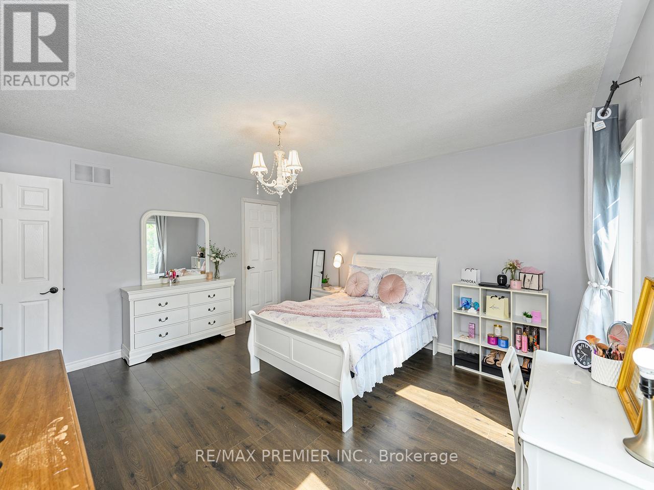 33 Watford Street, Whitby, Ontario  L1M 1E6 - Photo 35 - E13436452