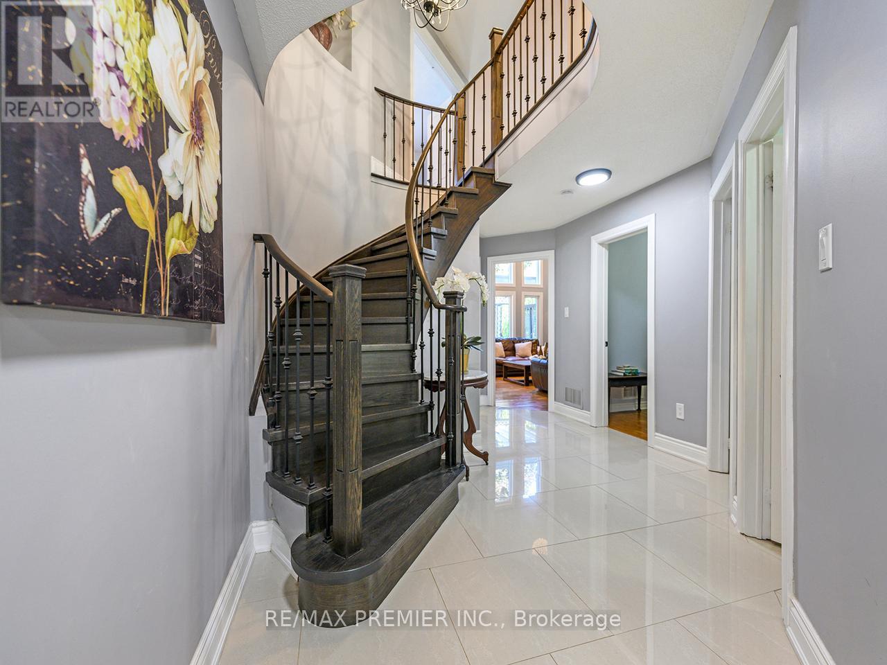 33 Watford Street, Whitby, Ontario  L1M 1E6 - Photo 5 - E13436452