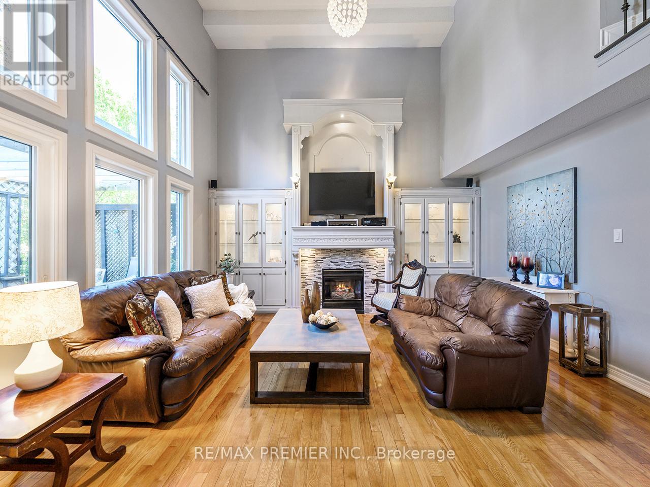 33 Watford Street, Whitby, Ontario  L1M 1E6 - Photo 6 - E13436452