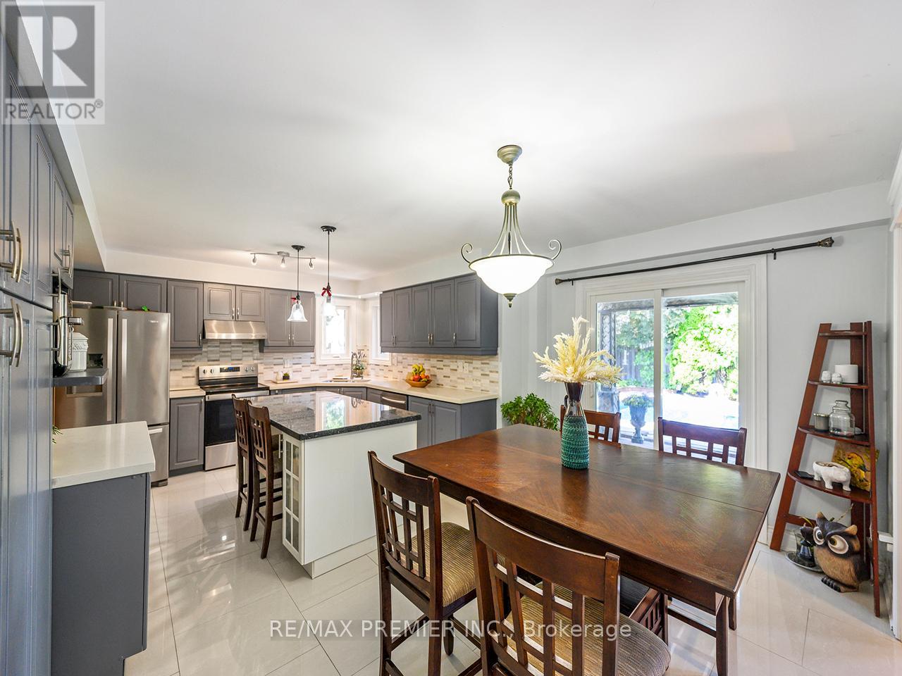 33 Watford Street, Whitby, Ontario  L1M 1E6 - Photo 8 - E13436452
