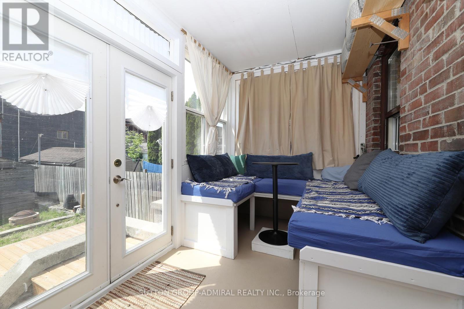 21 Wallace Avenue, Toronto, Ontario  M6H 1T6 - Photo 11 - W13433754