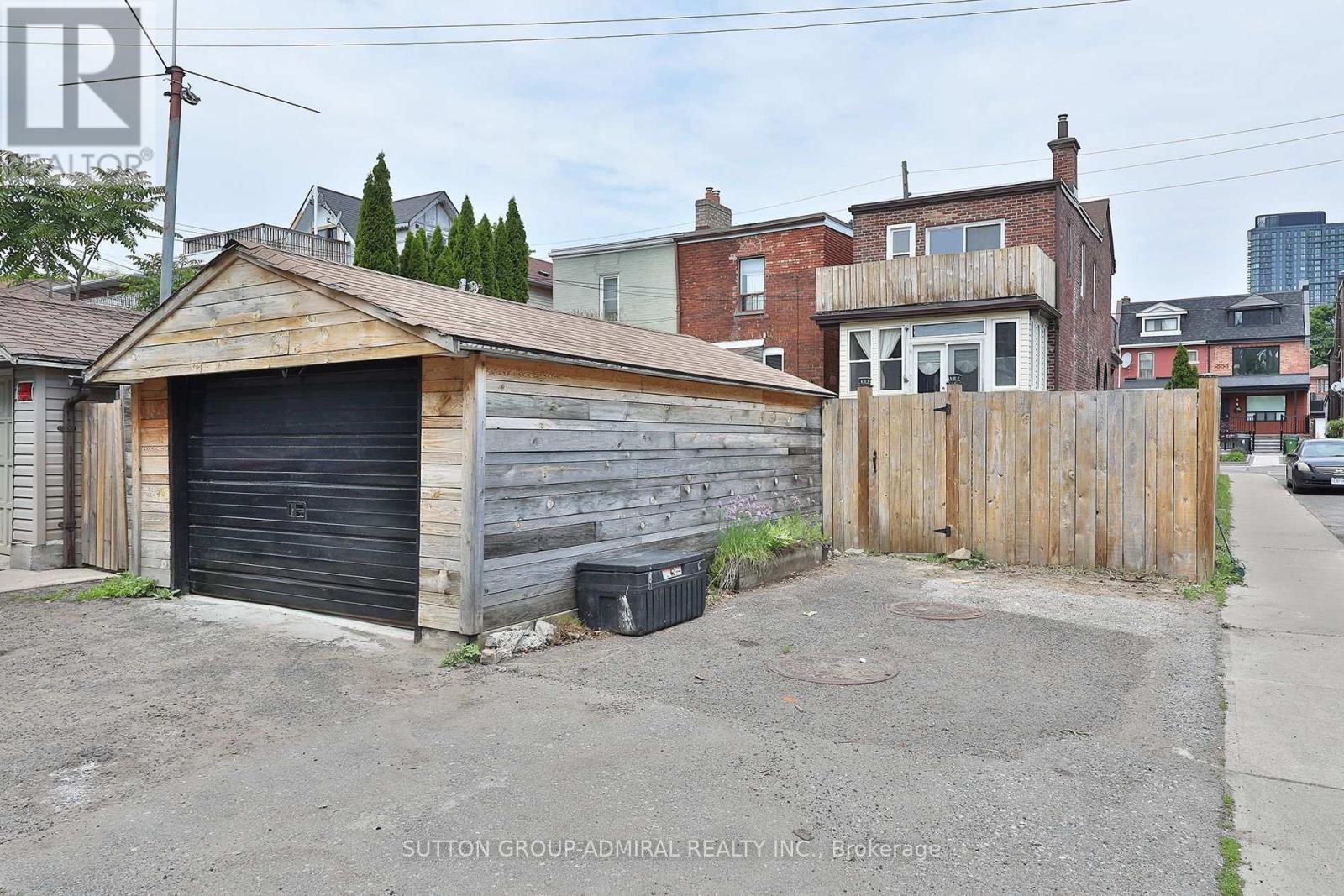 21 Wallace Avenue, Toronto, Ontario  M6H 1T6 - Photo 34 - W13433754